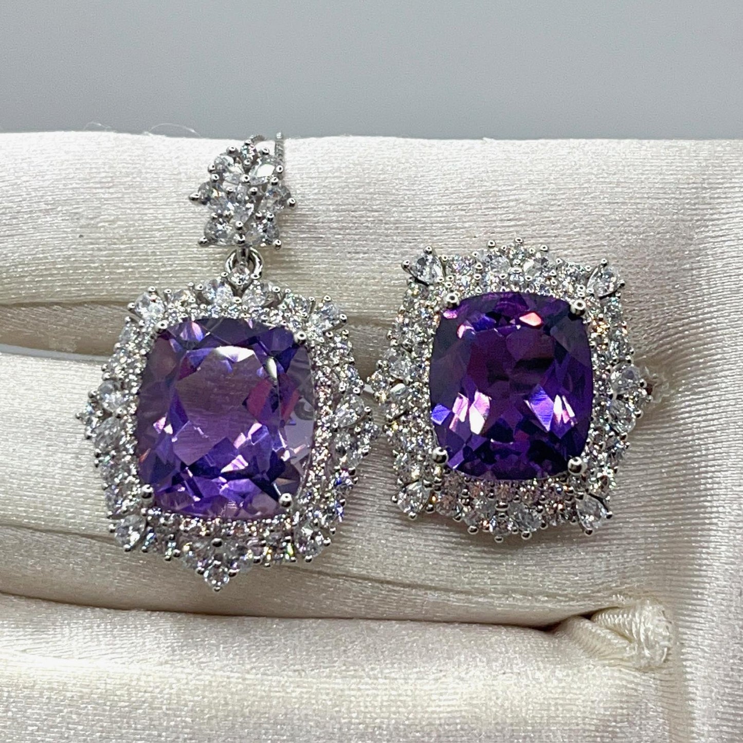Pendant and ring in silver with amethyst